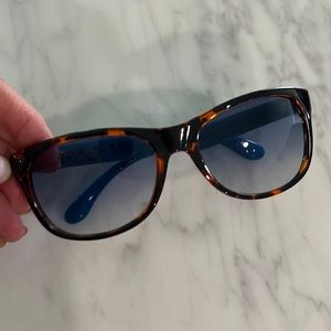 Marc Jacobs sunglasses so cute like new ! Blue sides